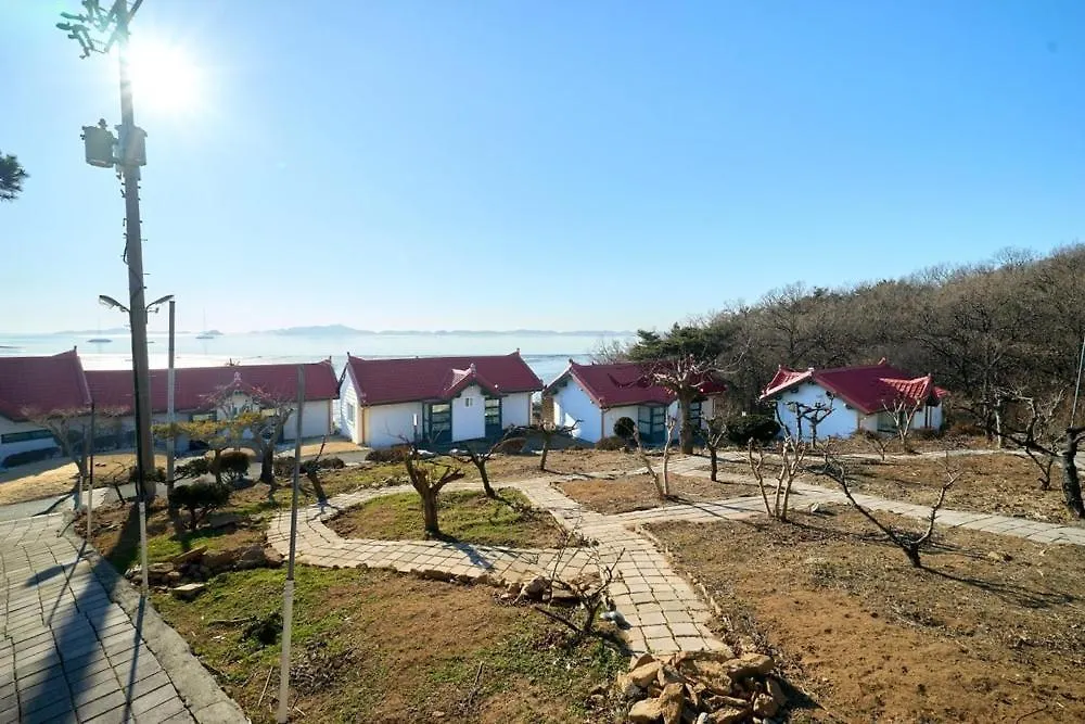 فندق Ganghwa Seokmodo Sunset House انشيون 3*,  كوريا الجنوبية
